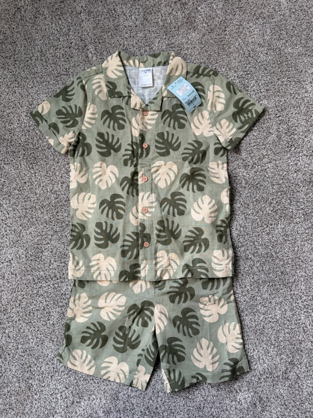 Linen Set - Picture 1 of 3